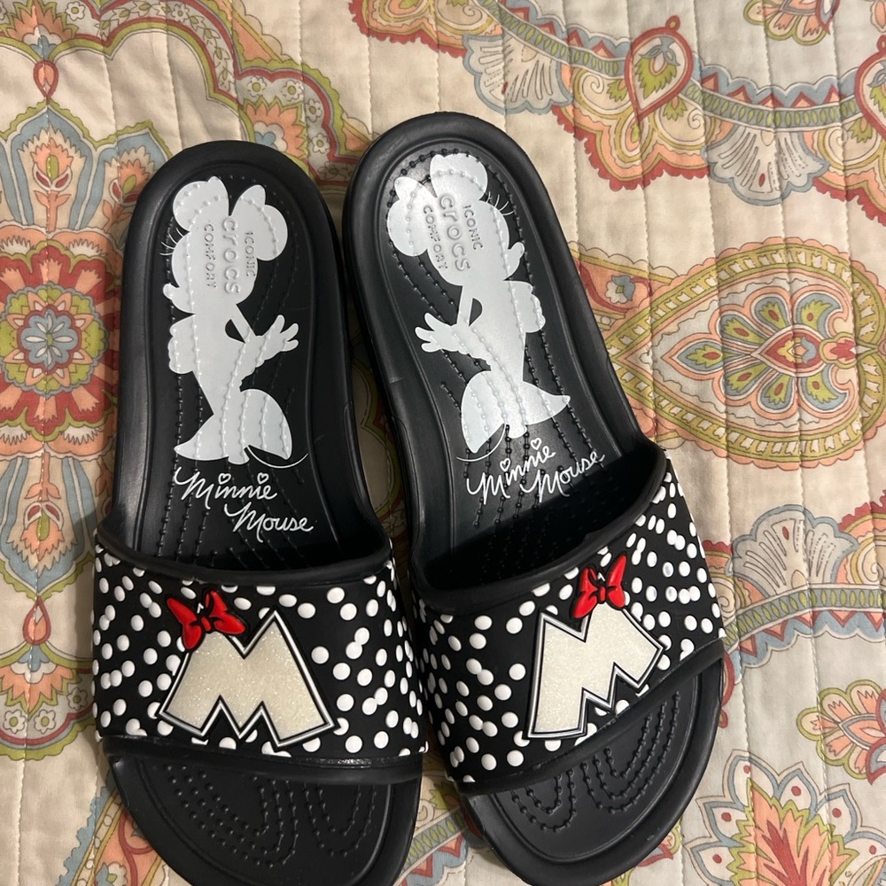 CROCS women Black and White Minnie Mouse Slides